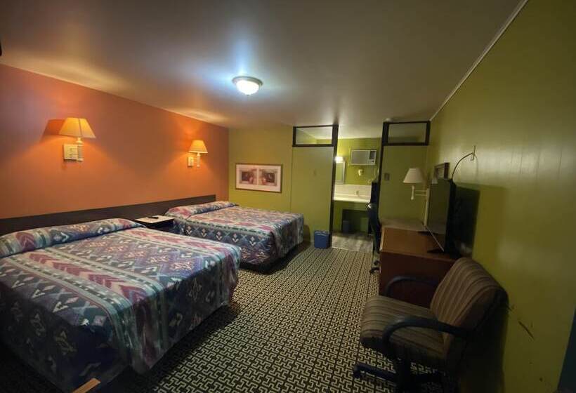 Номер Стандарт 2 Двуспальные Кровати, Lincoln Motel
