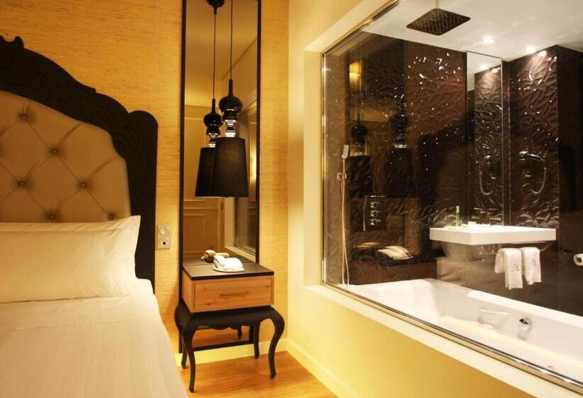 اتاق سوپریور, Silk Motel