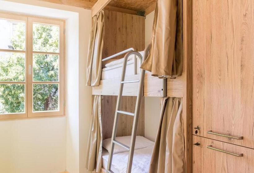 Кровать в Общей Комнате, Hostel Antique