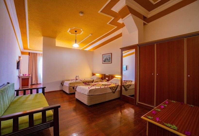 اتاق خانوادگی, Senza Garden Holiday Club