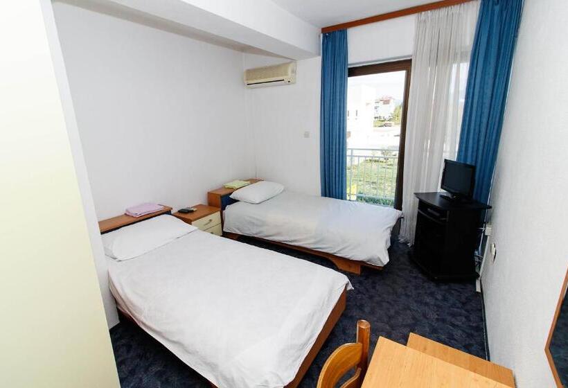 스탠다드 룸, Motel Tri Lovca