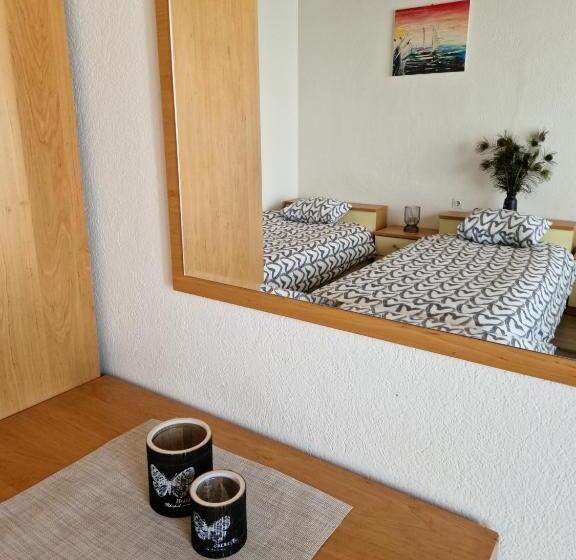 패밀리 룸, Motel Tri Lovca