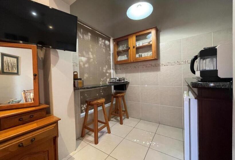 Номер Deluxe, Mongoose Manor Bnb