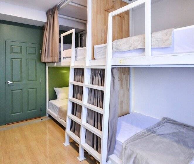 Yatak Paylaşımlı Oda, Baan Baan Hostel