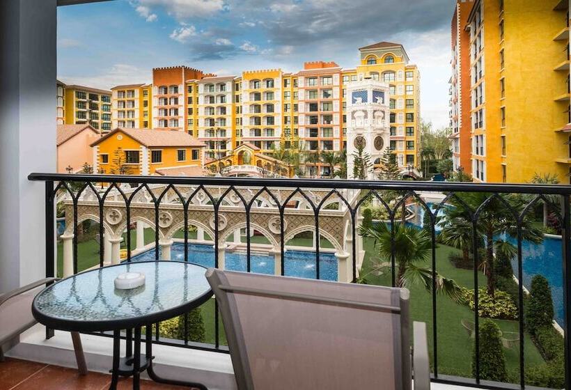 家庭套房, The Symphony Suites Pattaya
