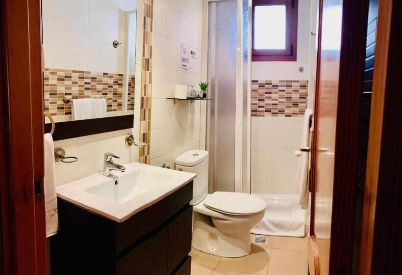 阁楼房, Hostal Segovia Adults Only