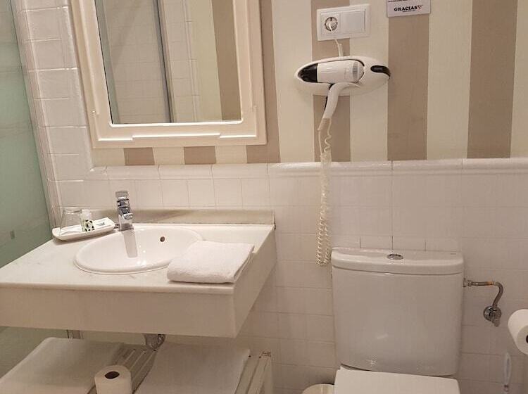 经济房, Hostal Segovia Adults Only