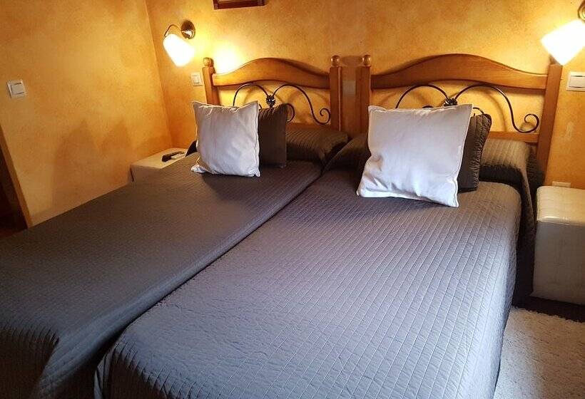 经济房, Hostal Segovia Adults Only