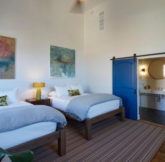스위트 퀸침대, Kinn Guesthouse Bay View