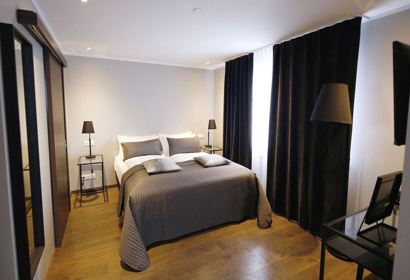 سوییت جونیور, Keflavik Micro Suites