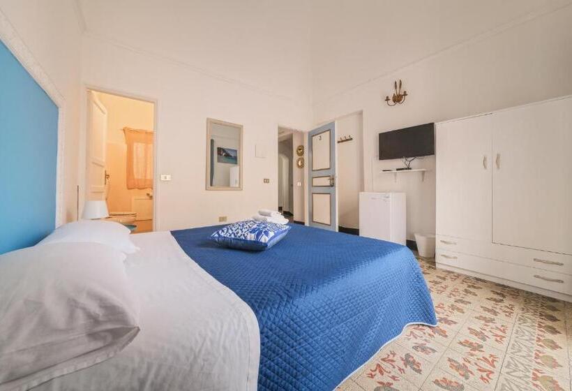 Стандартный Номер Кровать Кинг, Voilà Rooms Guest House