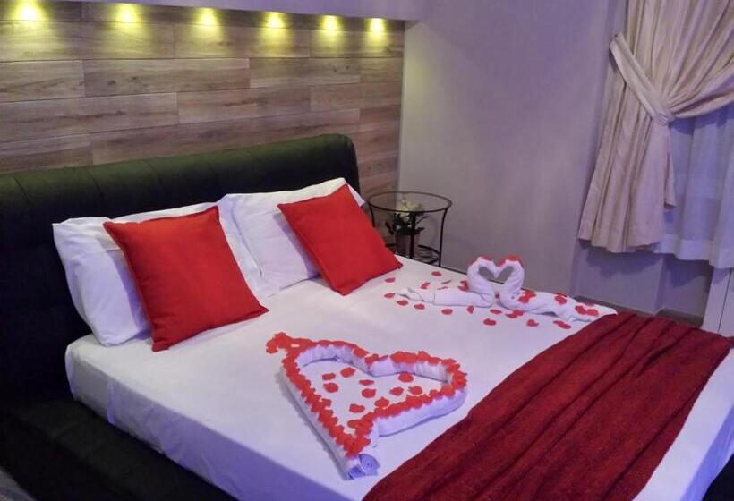 سوییت لوکس, Thairè Resort