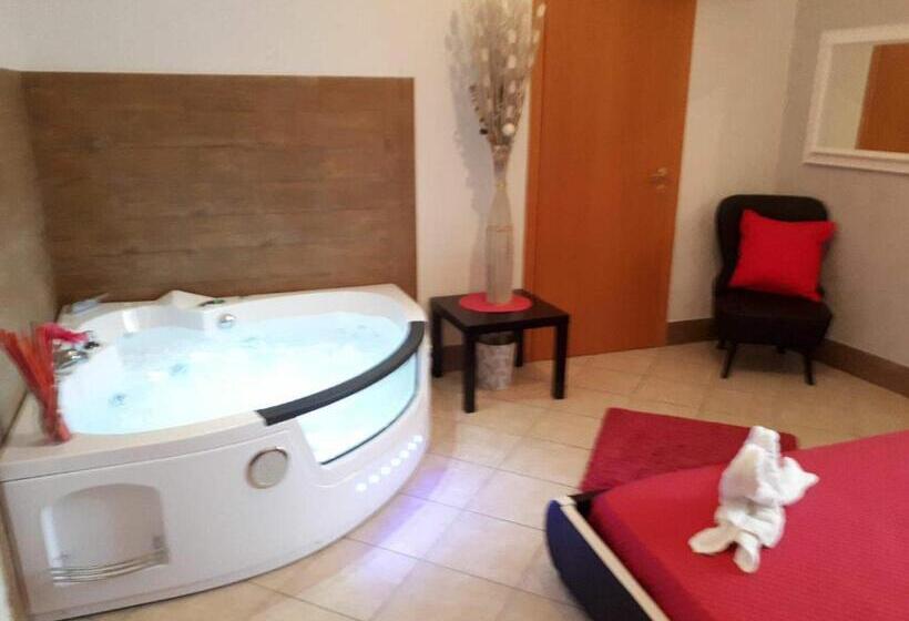 سوئیت با وان آب گرم, Thairè Resort