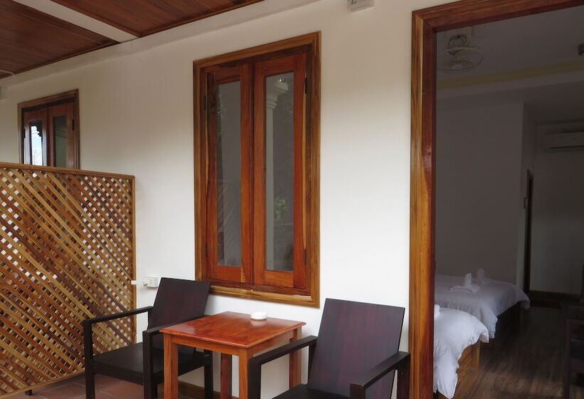 수피리어 트리플 룸, Villa Namkhan River