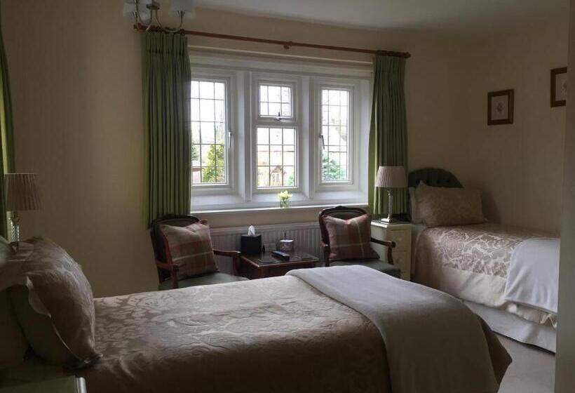 اتاق استاندارد, Coombe House