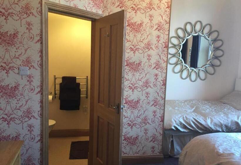 Семейный Номер, Lakeview Guest House