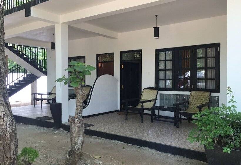 اتاق لوکس, Flower Garden Eco Village