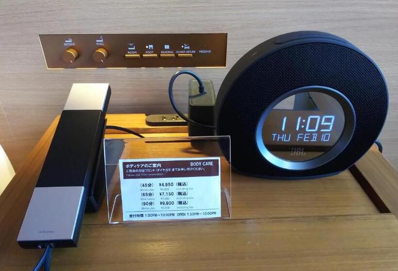 디럭스 룸 킹사이즈 침대, Nagoya Prince Hotel Sky Tower