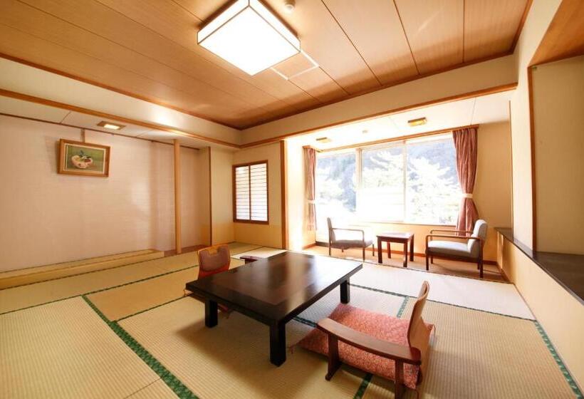 Quarto Estandar, Shimobe