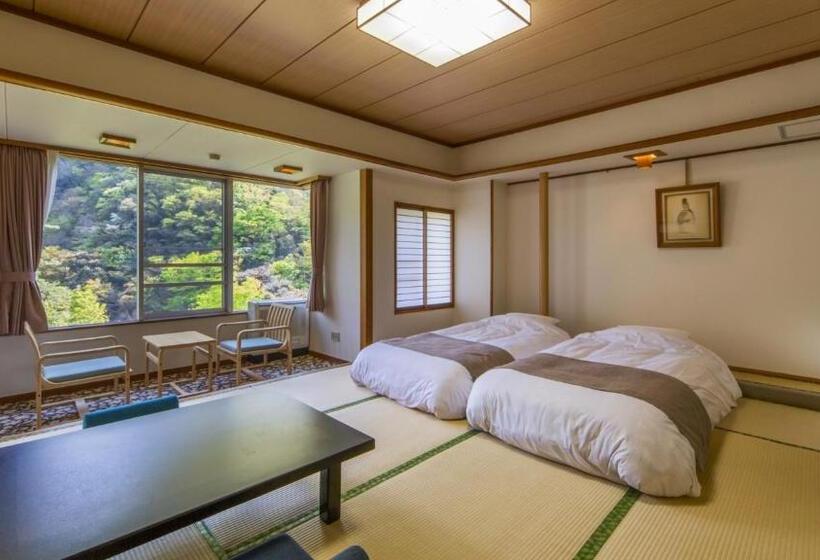Quarto Estandar, Shimobe