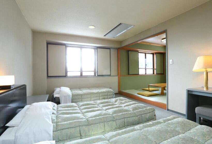 Семейный Номер Вид на Горы, Silk Inn Madarao