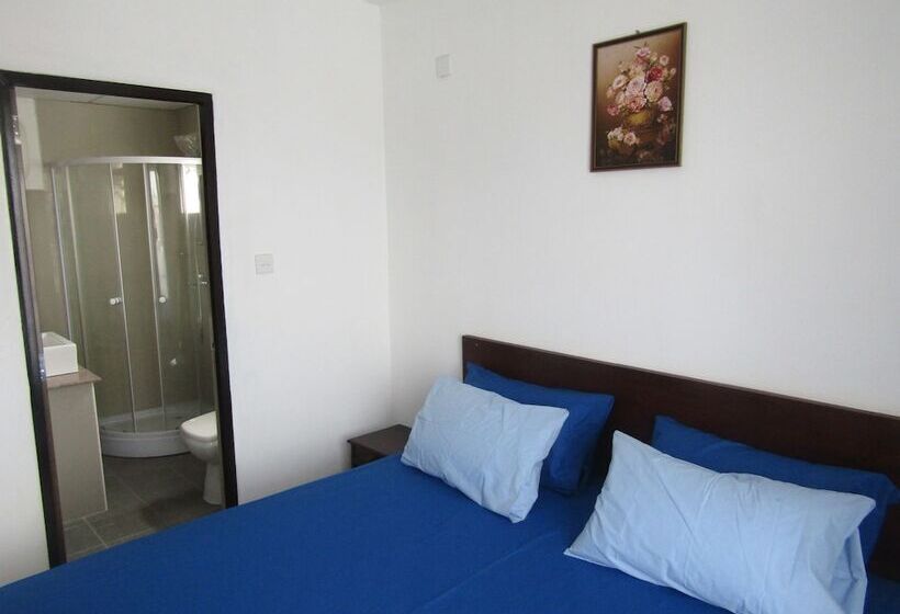 침실 3개 아파트, Queens Park Apartments