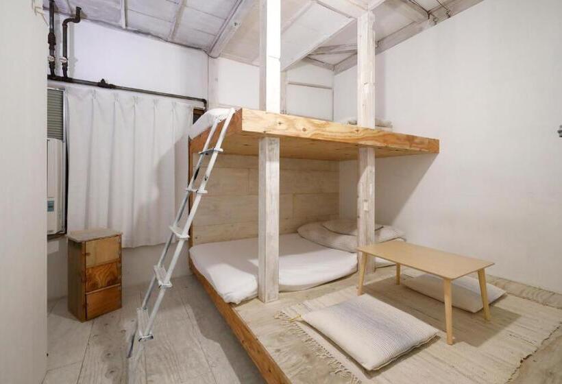 스탠다드 트리픔 룸 공동욕실, Guesthouse Futareno