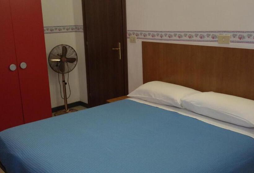 اتاق استاندارد, Houston Livorno   Struttura Esclusivamente Turistica   Not For Business Or Workers