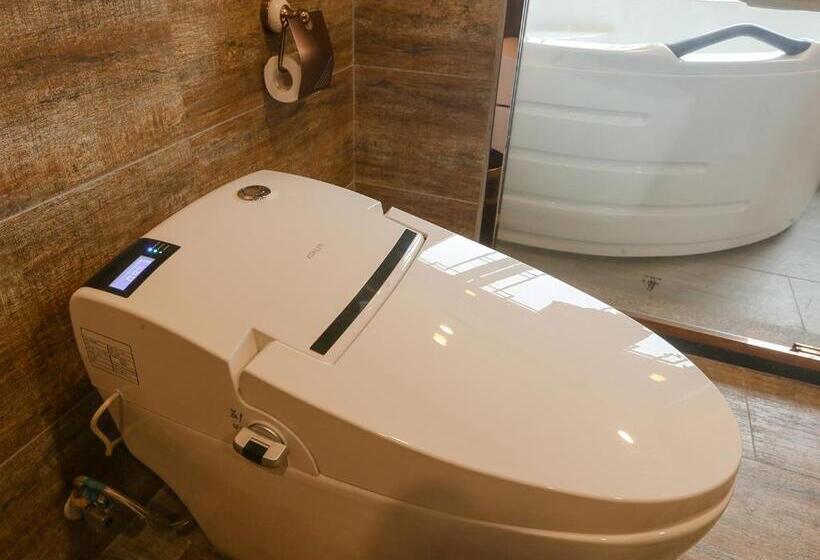 Deluxe room with river view, Lee S Boutique Resort
