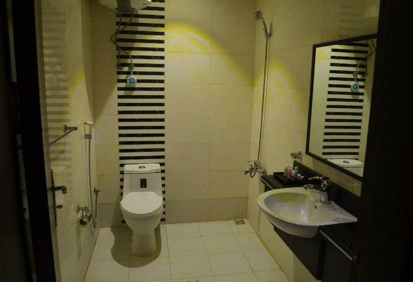 Escritório Estándar, Taleen Al Nakheel Apartment