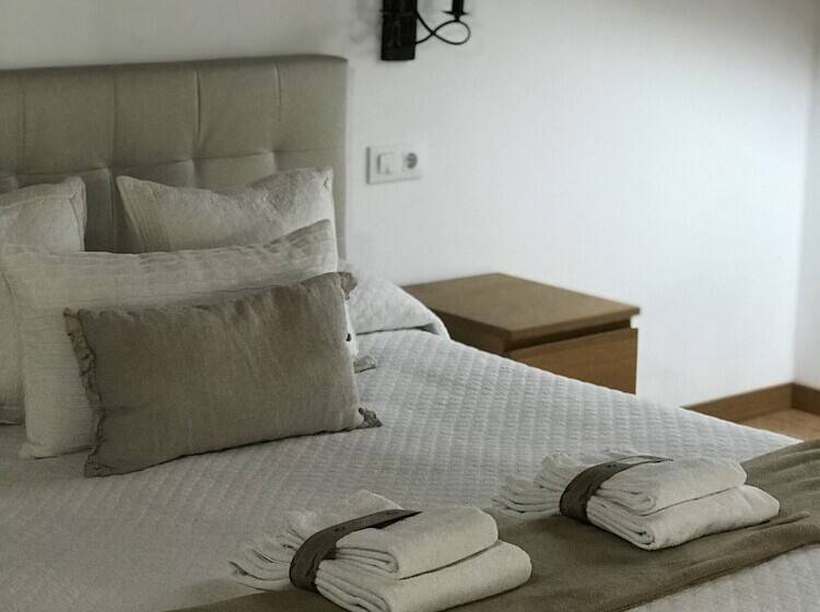 Quarto Triplo Estandar, El Rincon Del Cuera