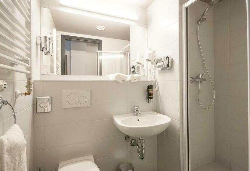 Номер Стандарт, a&o Frankfurt Ostend