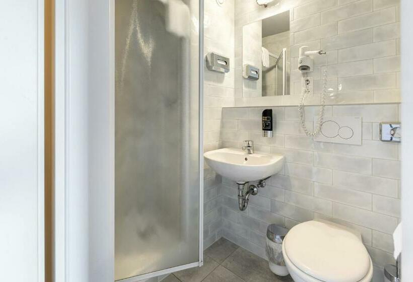 Номер Стандарт, a&o Frankfurt Ostend