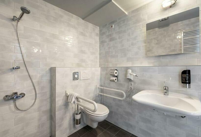 Номер Стандарт, a&o Frankfurt Ostend