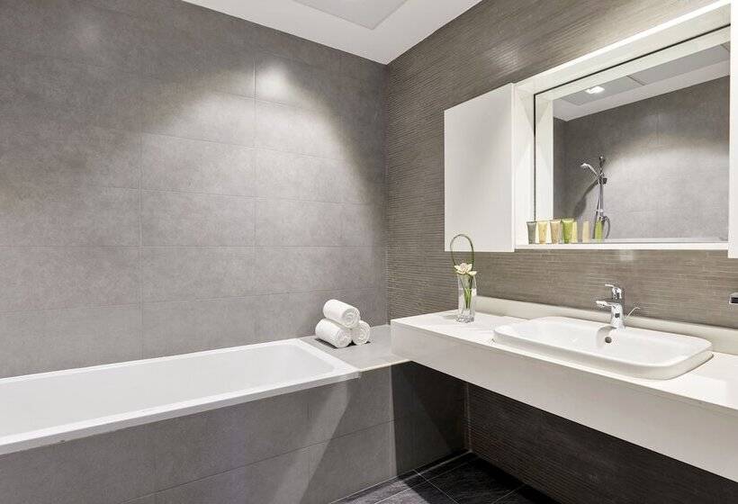 سوییت با چشم‌انداز دریا, Staybridge Suites   Doha Lusail, An Ihg