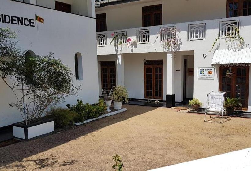Номер Стандарт с Балконом, Swelanka Residence