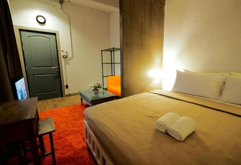 اتاق استاندارد با بالکن, Uno Chiangmai