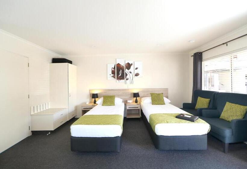 Студия Стандарт, Havelock North Motor Lodge