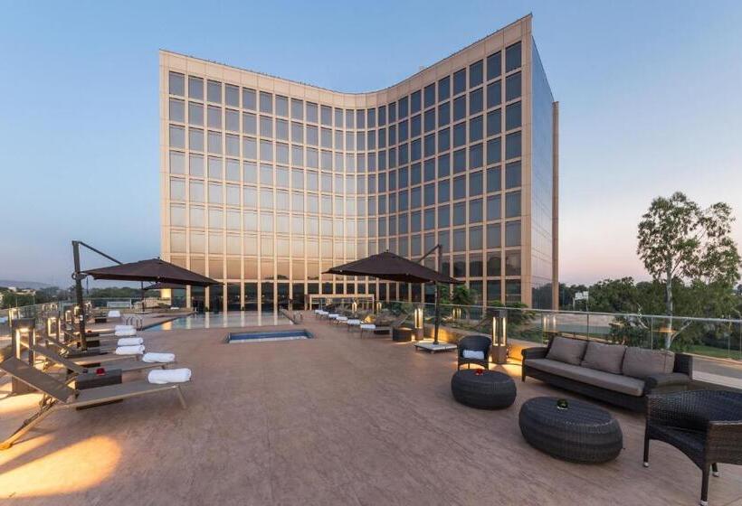 اتاق سوپریور با تخت بزرگ, Radisson Collection Hotel Bamako