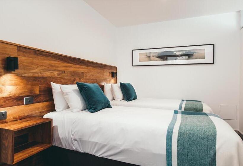 스탠다드 스튜디오, Maylands Lodge