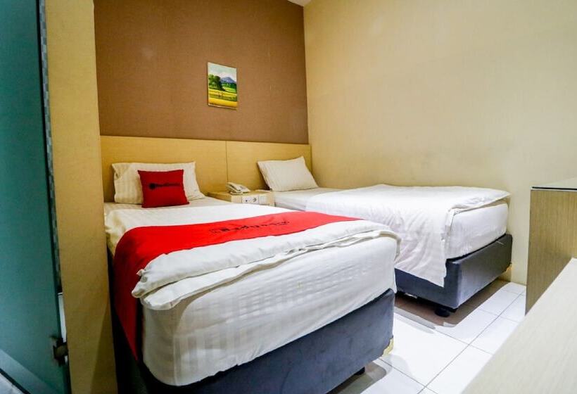 اتاق استاندارد, Reddoorz Near Pasar Tarapung Siring Banjarmasin
