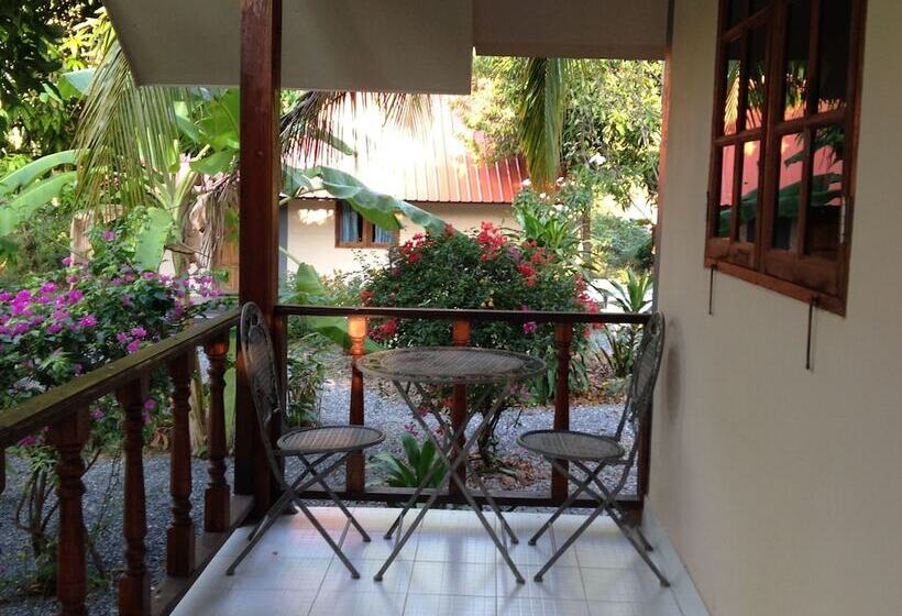 بانگلوی سوپریور, Areeya Resort