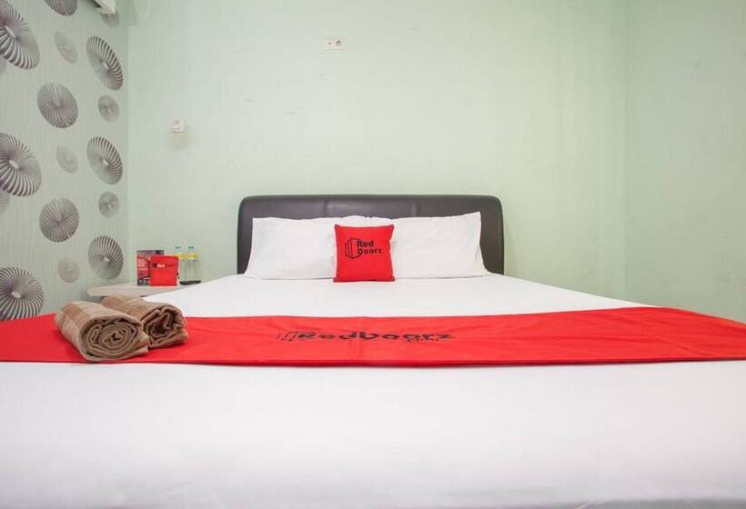 Номер Стандарт, Reddoorz @ Raya Tidar