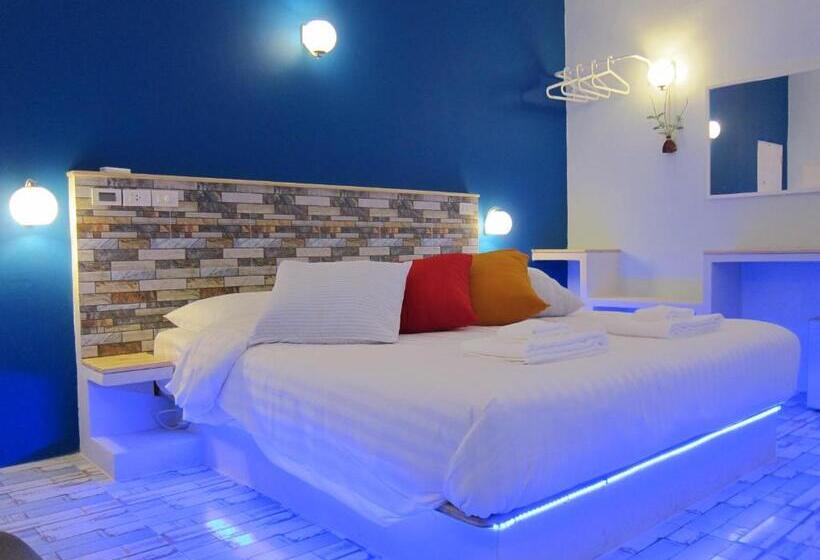اتاق لوکس با تخت بزرگ, Sealavie Inn