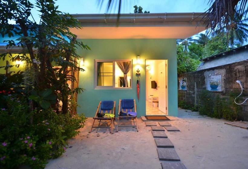سوییت لوکس, Sealavie Inn