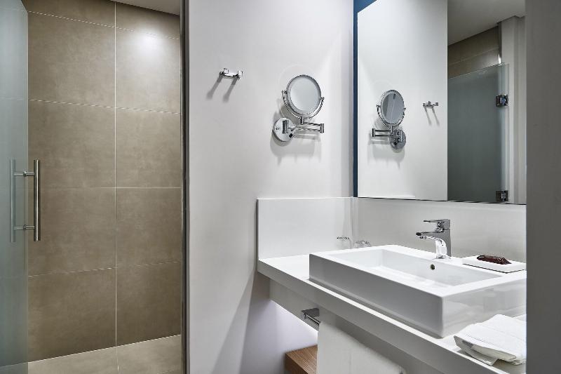 스위트 킹사이즈 침대, Sheraton Santos