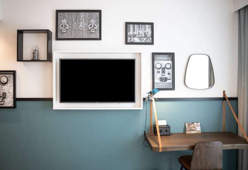Номер Премиум, Indigo Dresden   Wettiner Platz, An Ihg