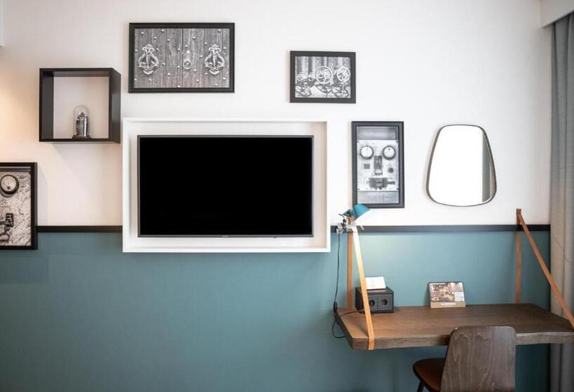 Номер Стандарт, Indigo Dresden   Wettiner Platz, An Ihg