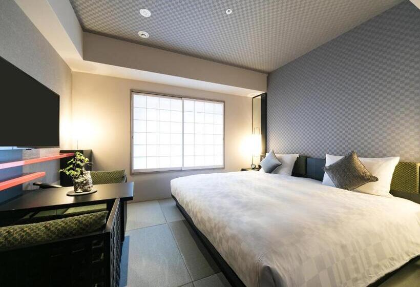 Quarto Estandar, Resol Trinity Kyoto