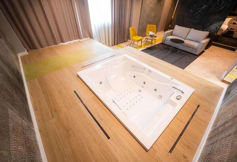 Люкс с гидромассажем, Mandachi Hotel & Spa